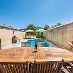 4 Bedroom With Private Pool