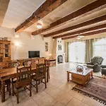 4 Bedroom With Private Pool بيت للعطل