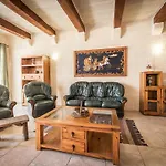 4 Bedroom With Private Pool Дом отдыха