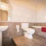 4 Bedroom With Private Pool Дом отдыха Арб