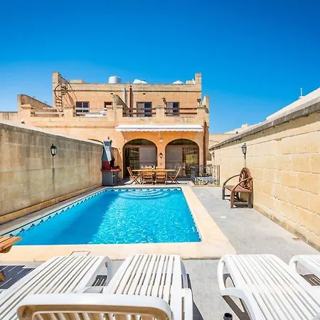 4 Bedroom With Private Pool