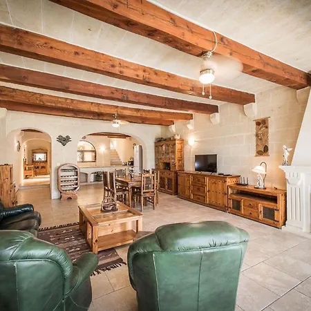 Дом отдыха 4 Bedroom With Private Pool Арб